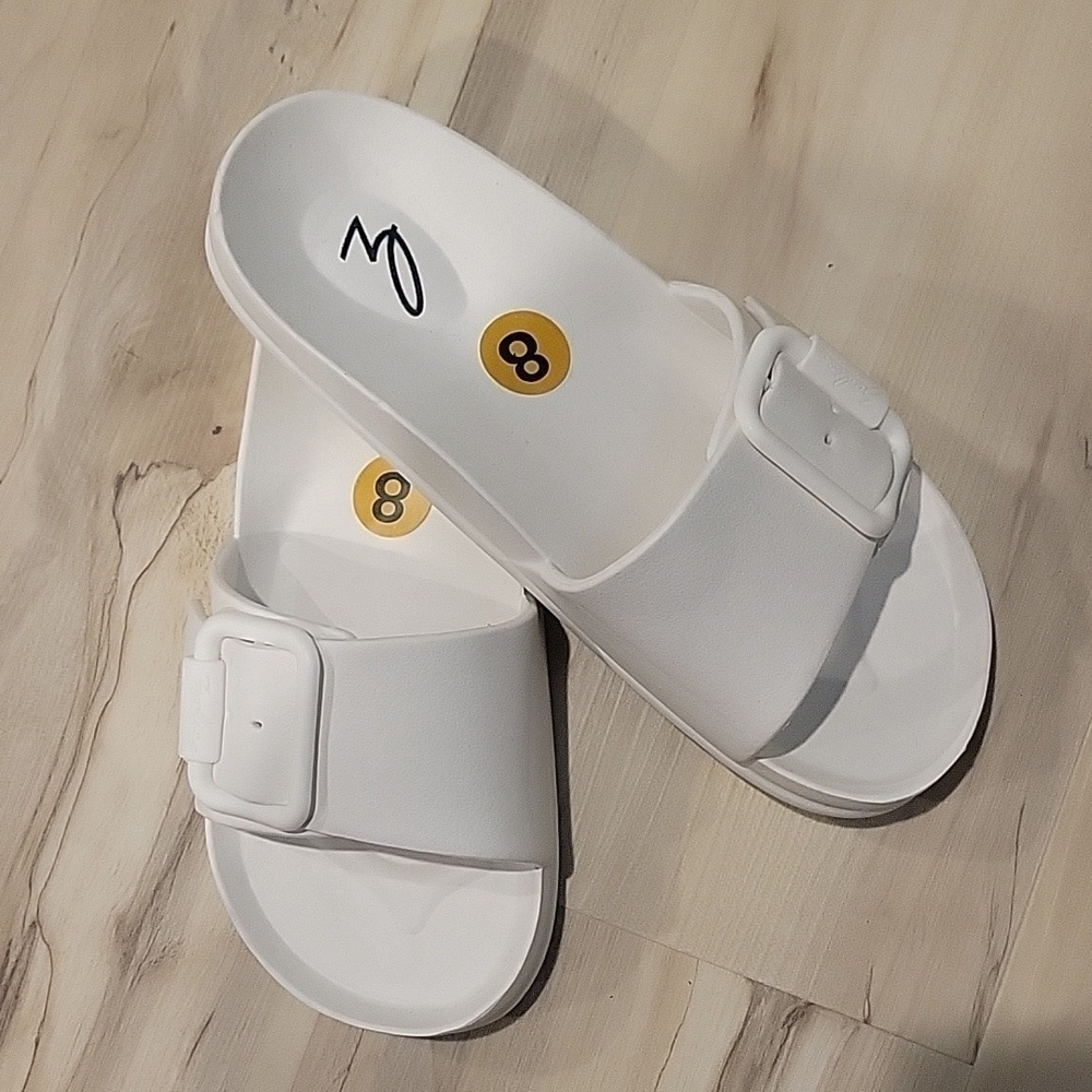 NEW! ZODIAC White Desert Buckle Slide On Sandal 7. - Picture 3 of 8